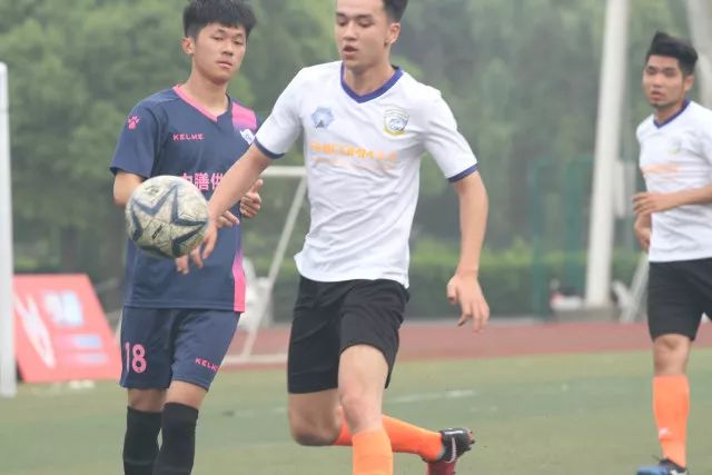 意大利战胜对手，托纳利击中立柱后皮奥完成补射